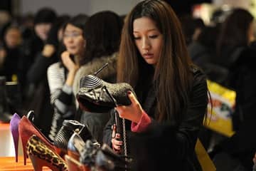 China reduce los aranceles de productos de moda para potenciar	el	gasto interno
