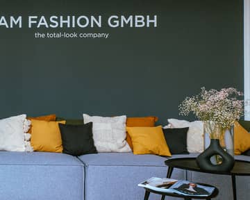 Company Profile header Tam Fashion