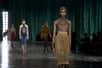 Video: Transparante kleding en aandacht voor het lichaam: bekijk hier de Saint Laurent FW24 show