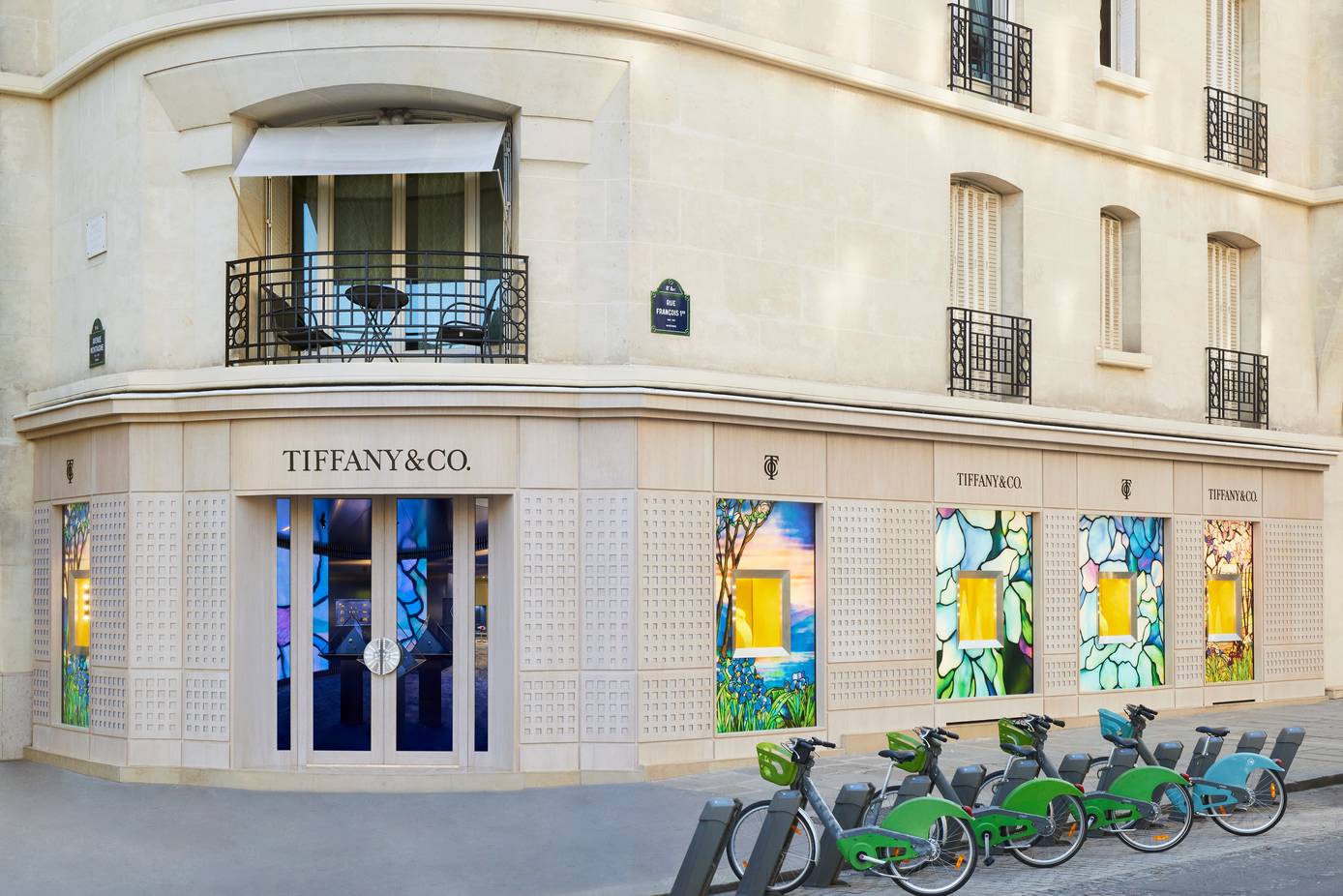 Tiffany & Co reinvents the pop-up store in the heart of Paris 