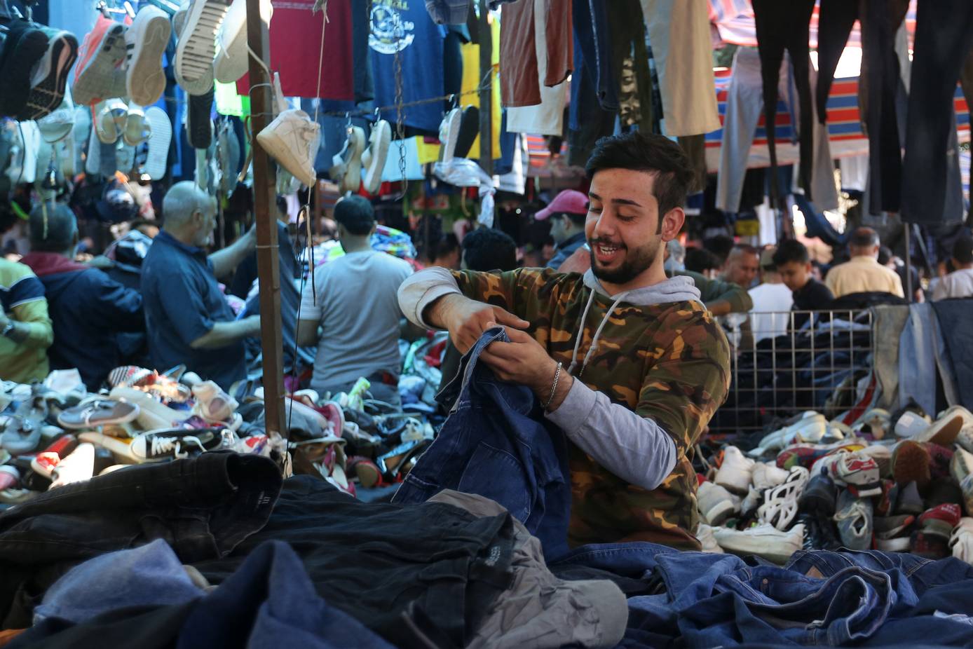 Generation gap widens as young Iraqis embrace Western fashion