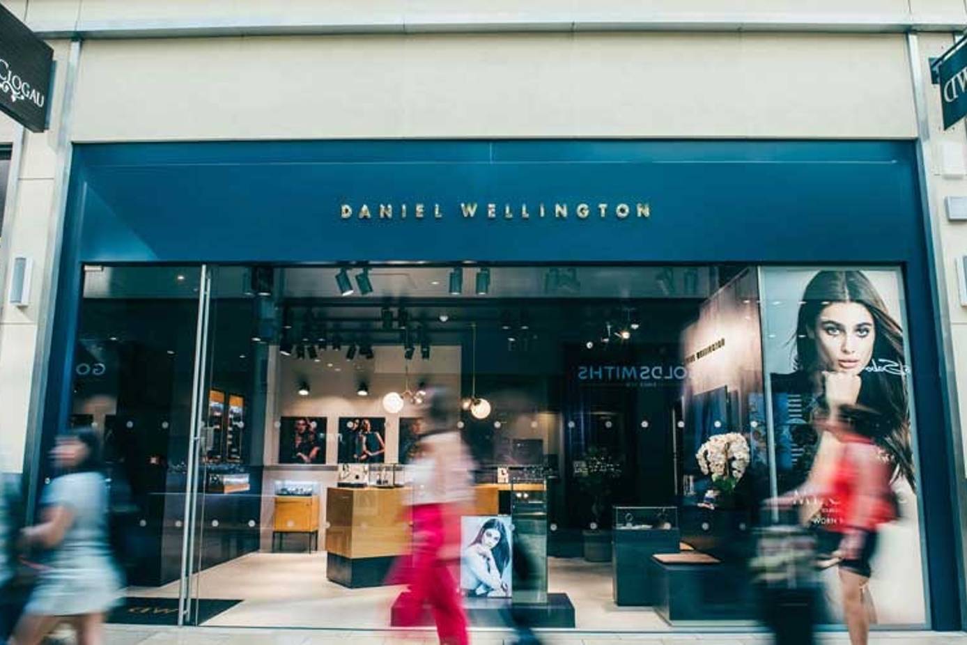 Daniel wellington sale retail store