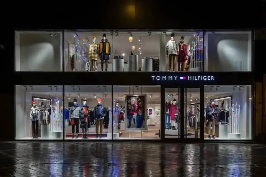 Un negozio Tommy Hilfiger