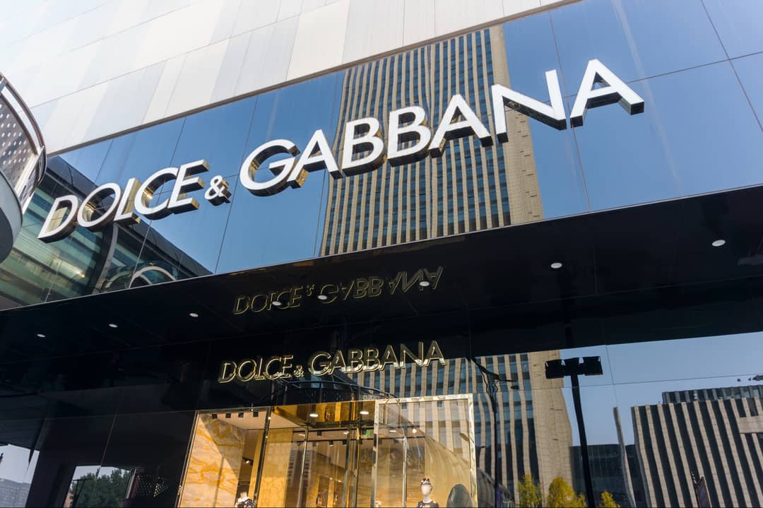 Dolce & Gabbana boetiek in de stad Hangzhou (China). Beeld ter illustratie.