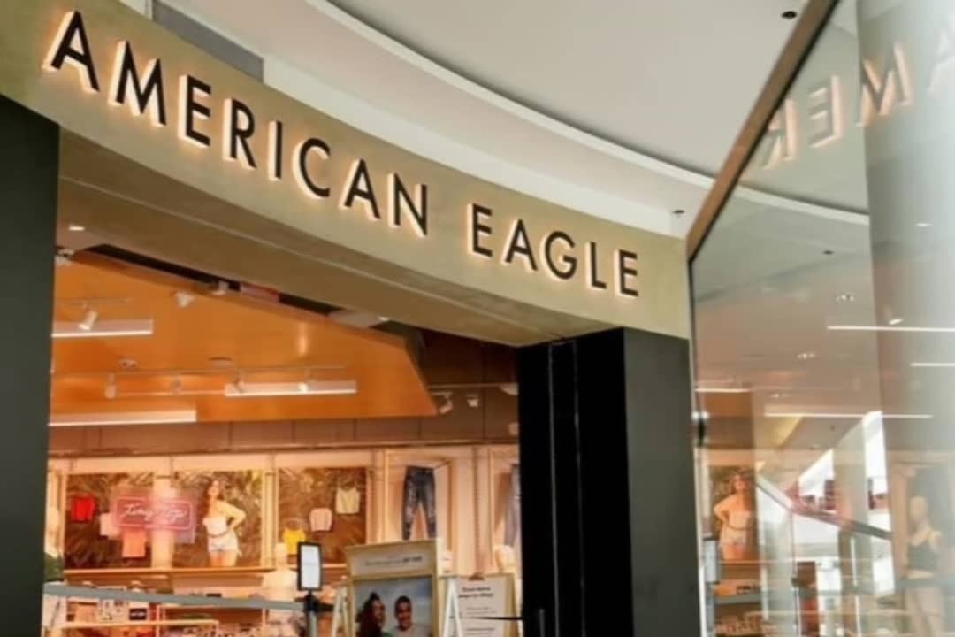 American Eagle store