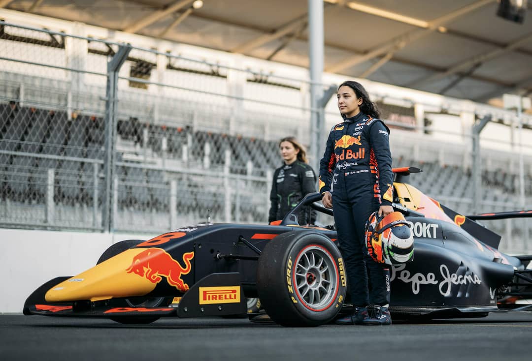 Oracle Red Bull Racing and Pepe Jeans London announce a debut ready-to-wear collection for Summer 2024.