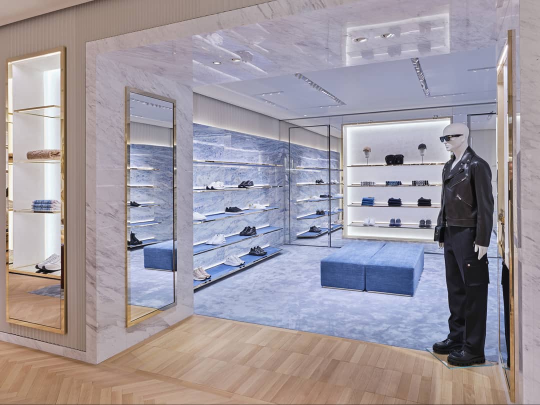 Schuhe für Herren im neuen Düsseldorfer Versace-Store