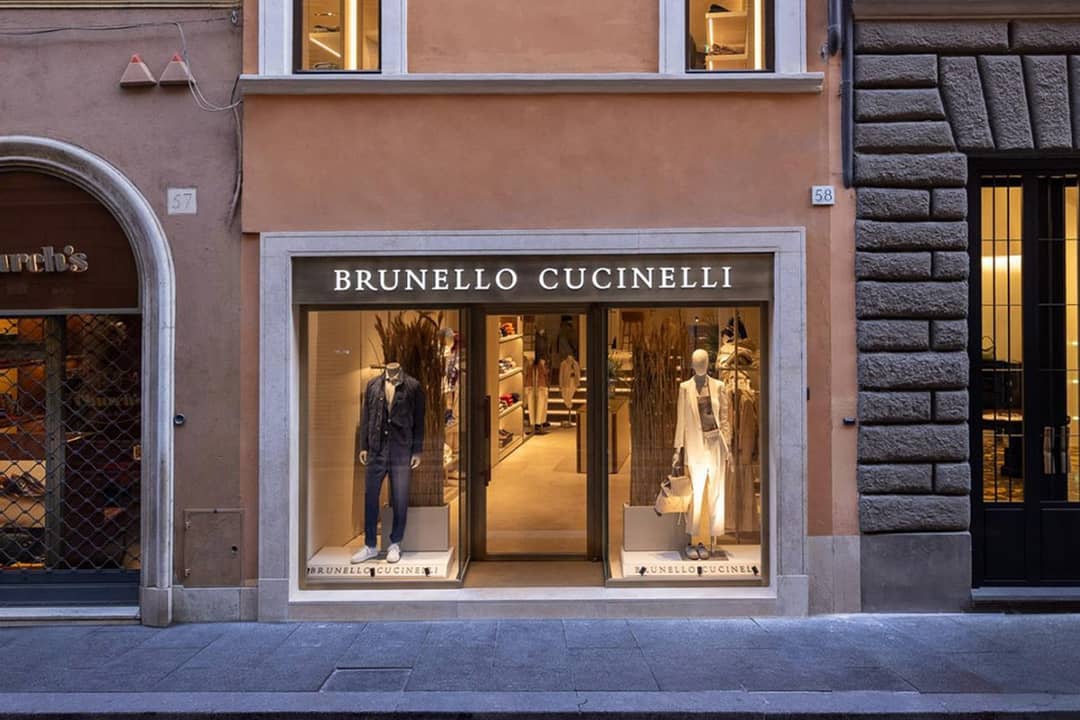 Exterior de una tienda de Brunello Cucinelli.