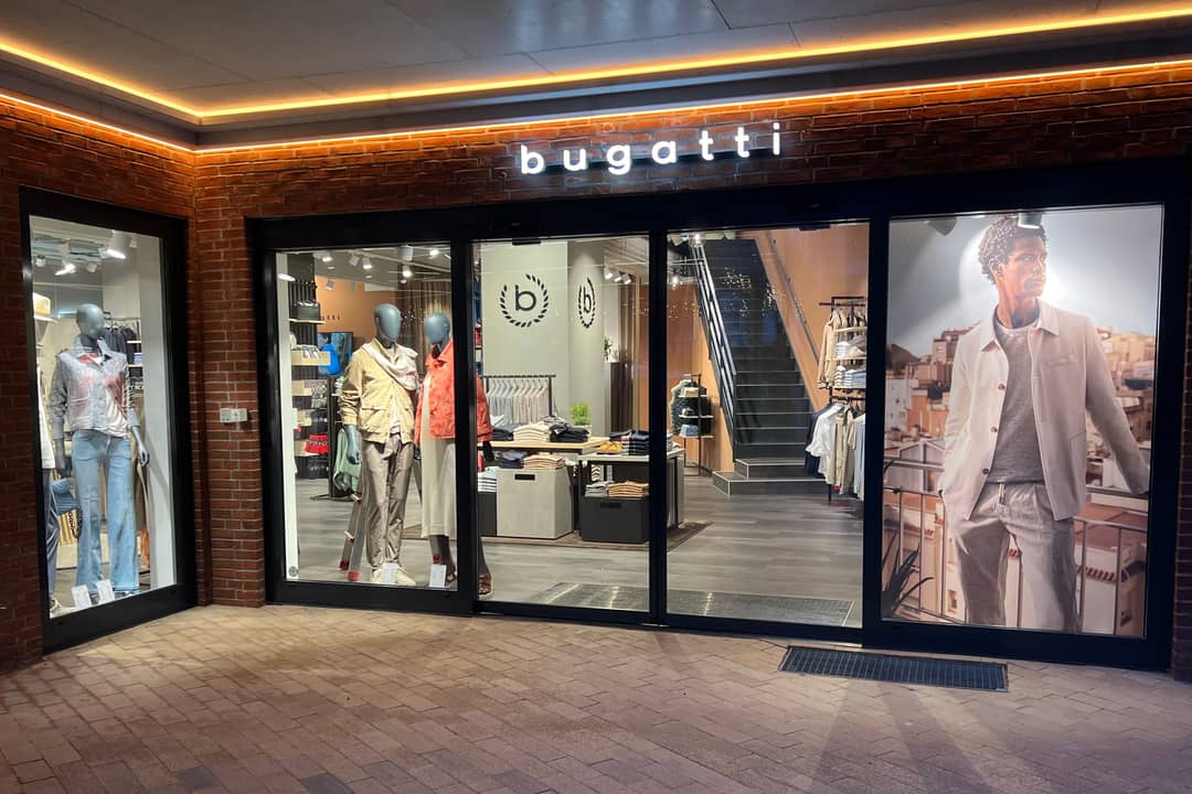 Bugatti eröffnet seinen neu gestalteten Laden in Timmendorf.