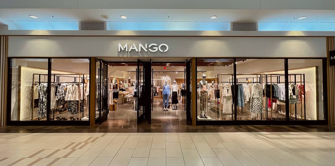 Tienda de Mango en el centro comercial Natick Mall, a las afueras de Boston (Estados Unidos).