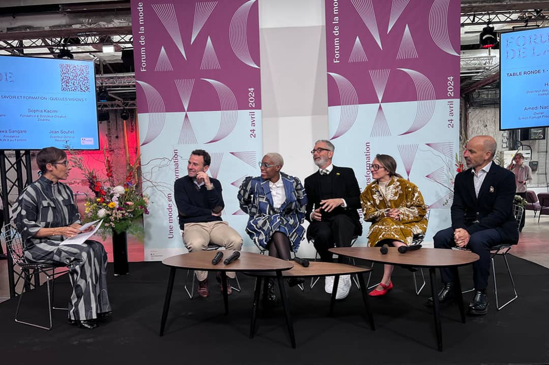 Forum de la Mode 2024. Intervenants (de gauche à droite) : Jean Soufflet, Awa Sangaré, Hans de Foer, Sophia Kacimi et Amedi Nacer.