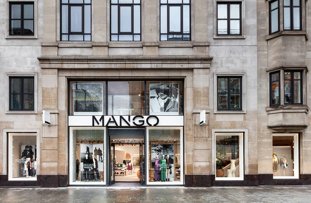 Exterior de la “flagship store” de Mango de Oxford Street, Londres (Reino Unido).
