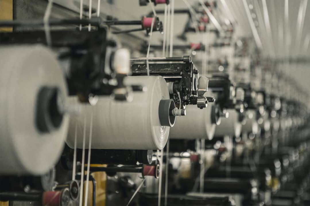 Interior de una fábrica textil.