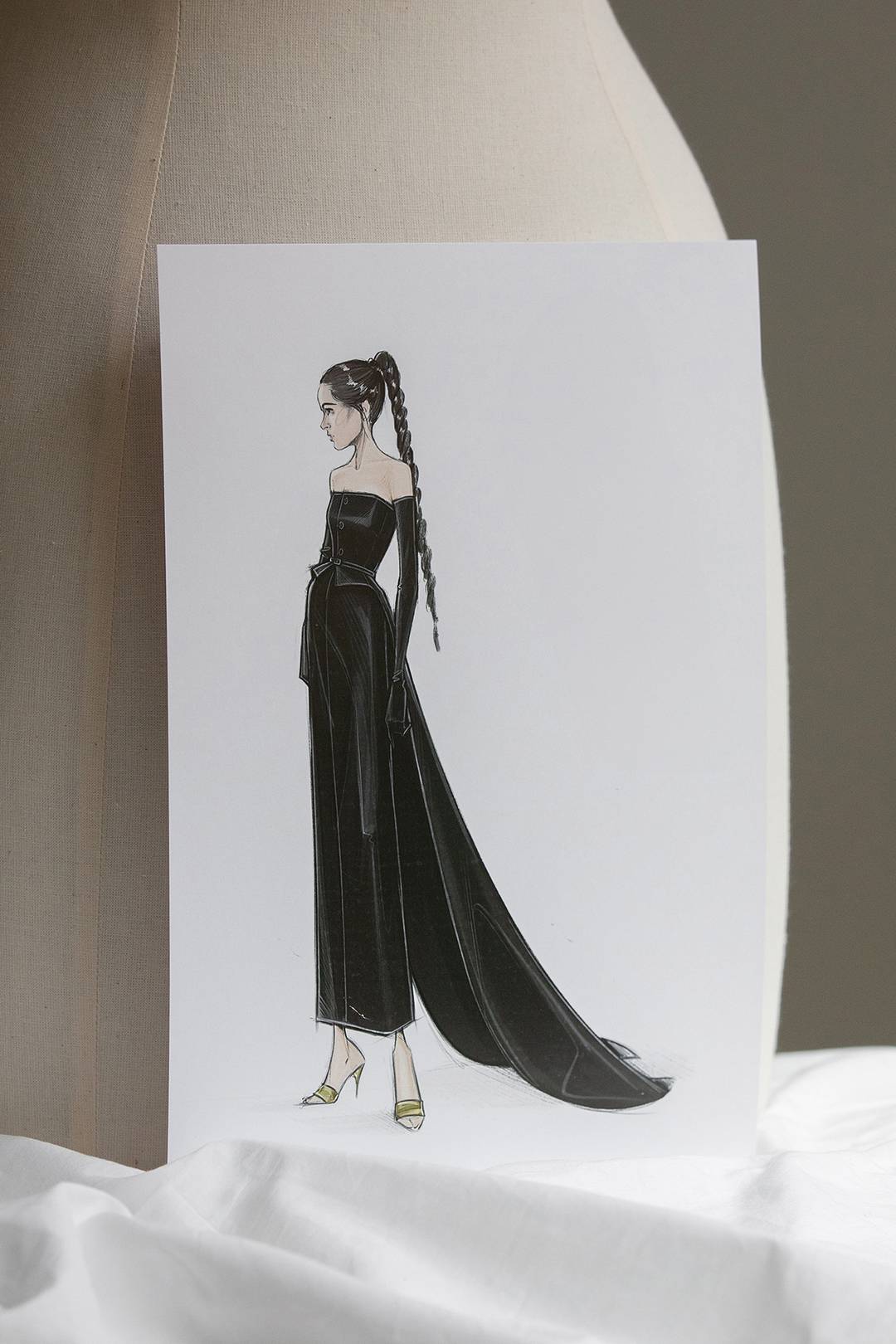 Boceto del diseño de Dior de Rosalía para la Gala del Met de 2024.
