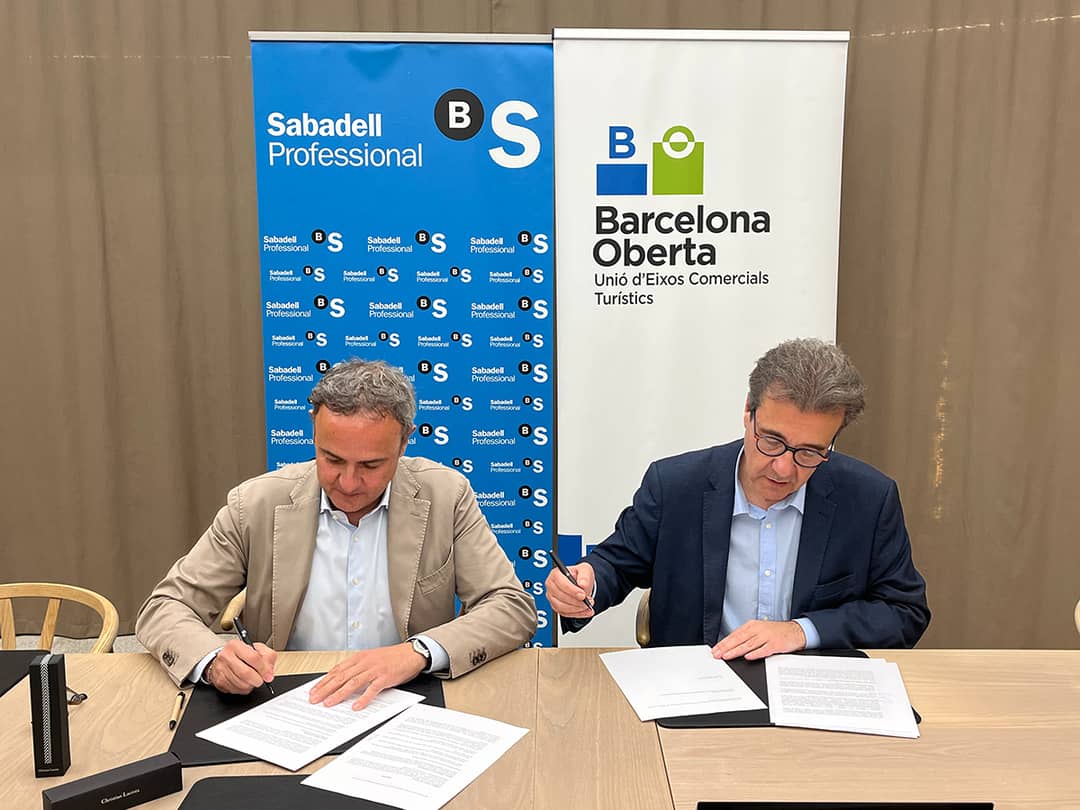 Firma del acuerdo de colaboración entre Barcelona Oberta y Banc Sabadell.