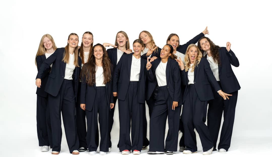 Deutsche Damenmannschaft im Basketball eingekleidet in S.Oliver