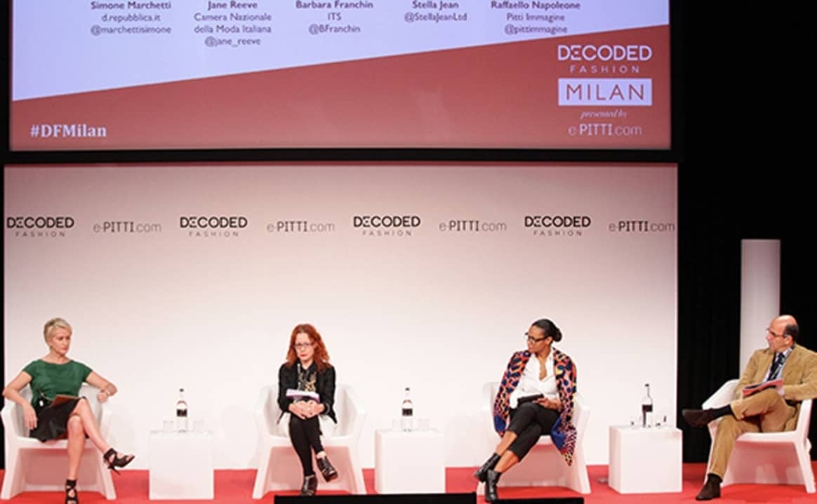 Decoded Fashion: How Luxury becomes a business on the Web