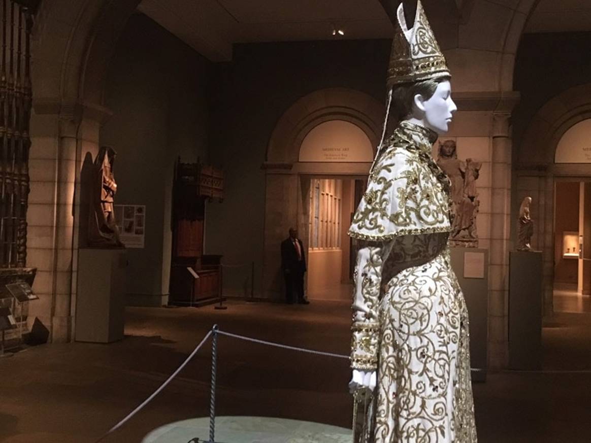 Review: Heavenly Bodies; Fashion and the Catholic Imagination
