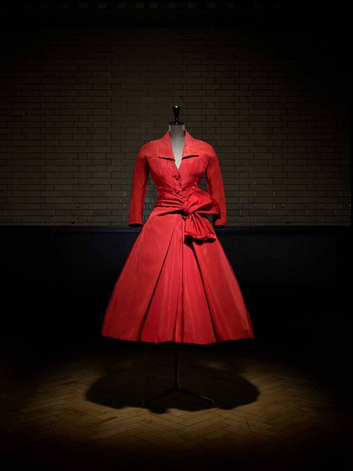 London's V&A Museum to stage 'reimagined' hit Dior expo