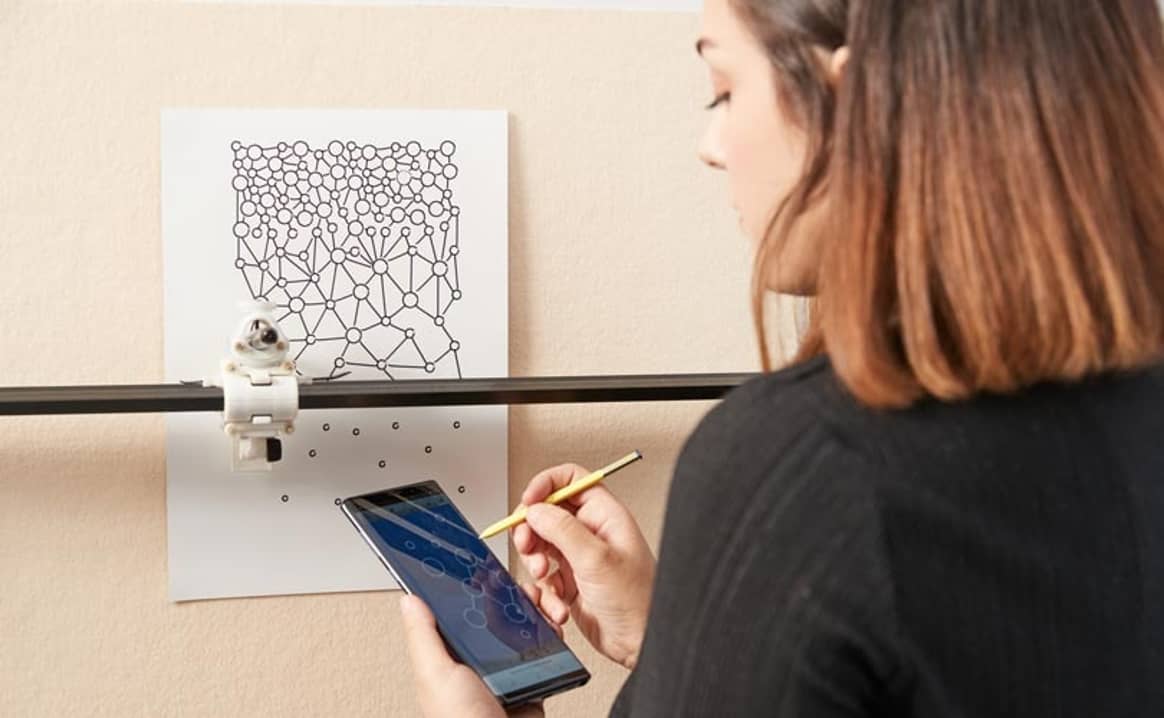Samsung invites promising graduate Aurélie Fontan to design collection using just a smartphone