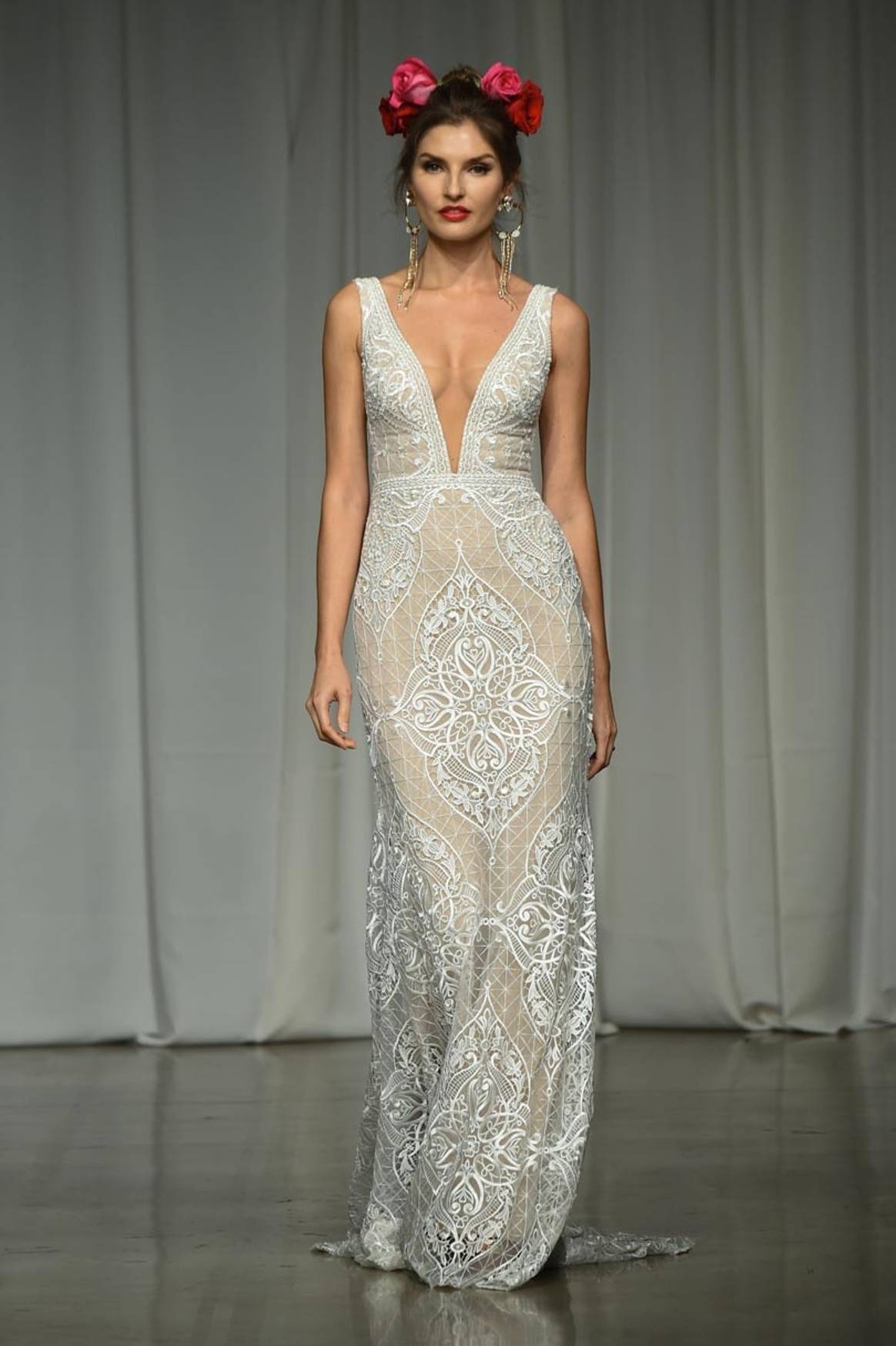 Julie Vino New York Bridal Fashion Week Show presents old world elegance