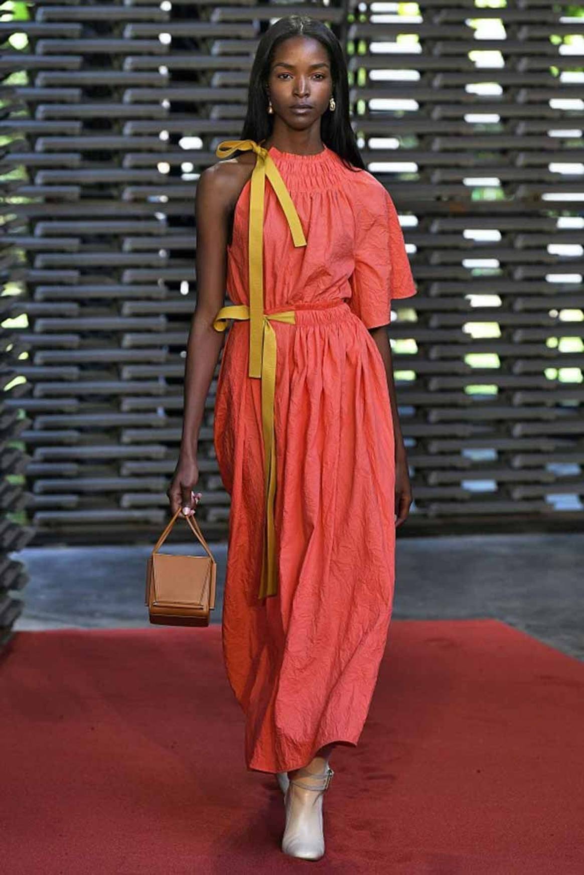 Spotted on the runway: Colour of the year 2019, Living Coral