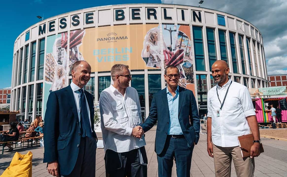Picture: Opening of the 14th Panorama Berlin edition
from left to right: Christian Göke, Chairman of the Board of Management of
Messe Berlin GmbH, Jörg Wichmann, CEO of Panorama Berlin, Michael Müller,
Mayor of Berlin, André Cramer, Chief Sales Officer of Panorama Berlin