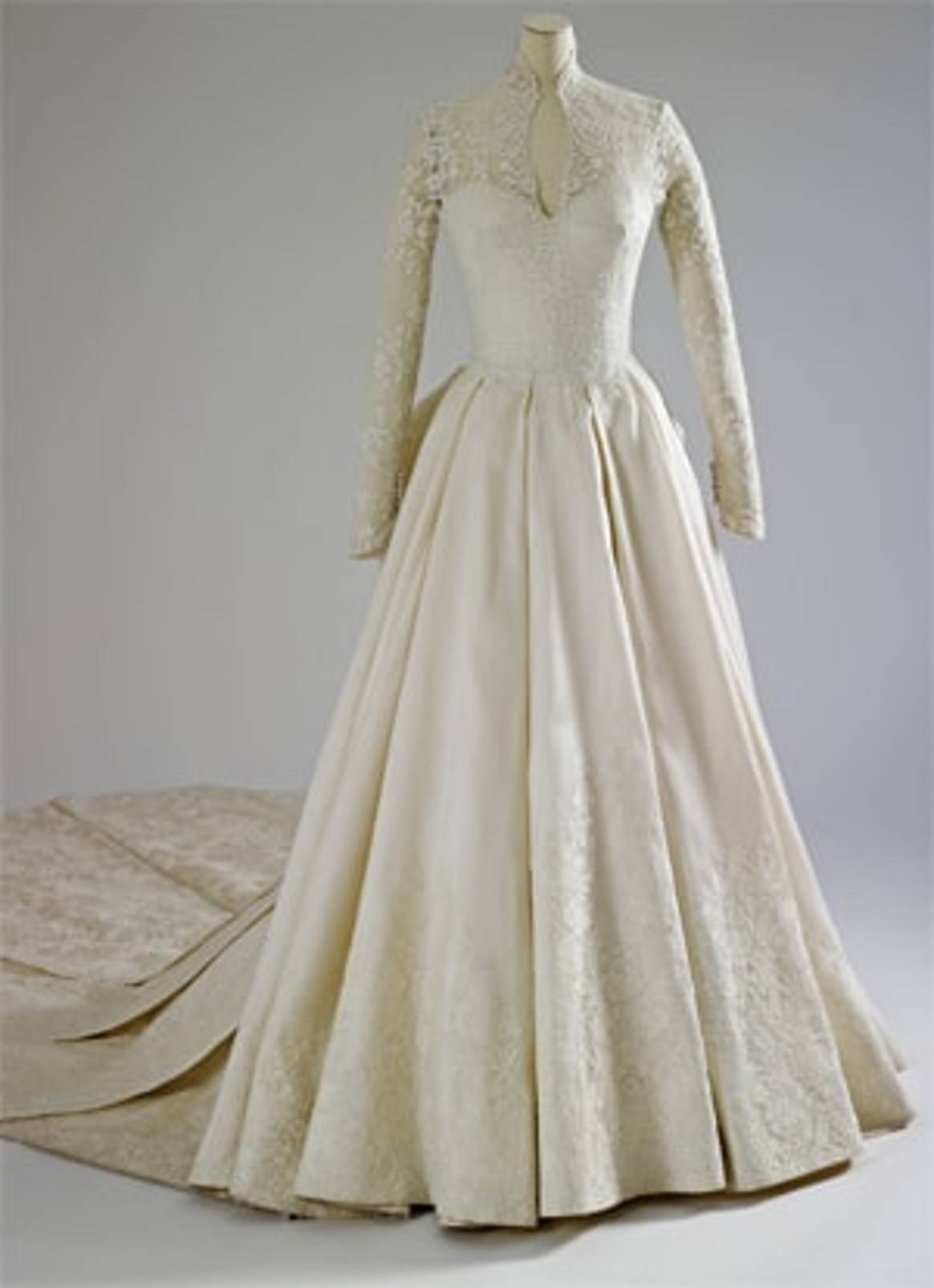 Duchess’ wedding gown breaks records