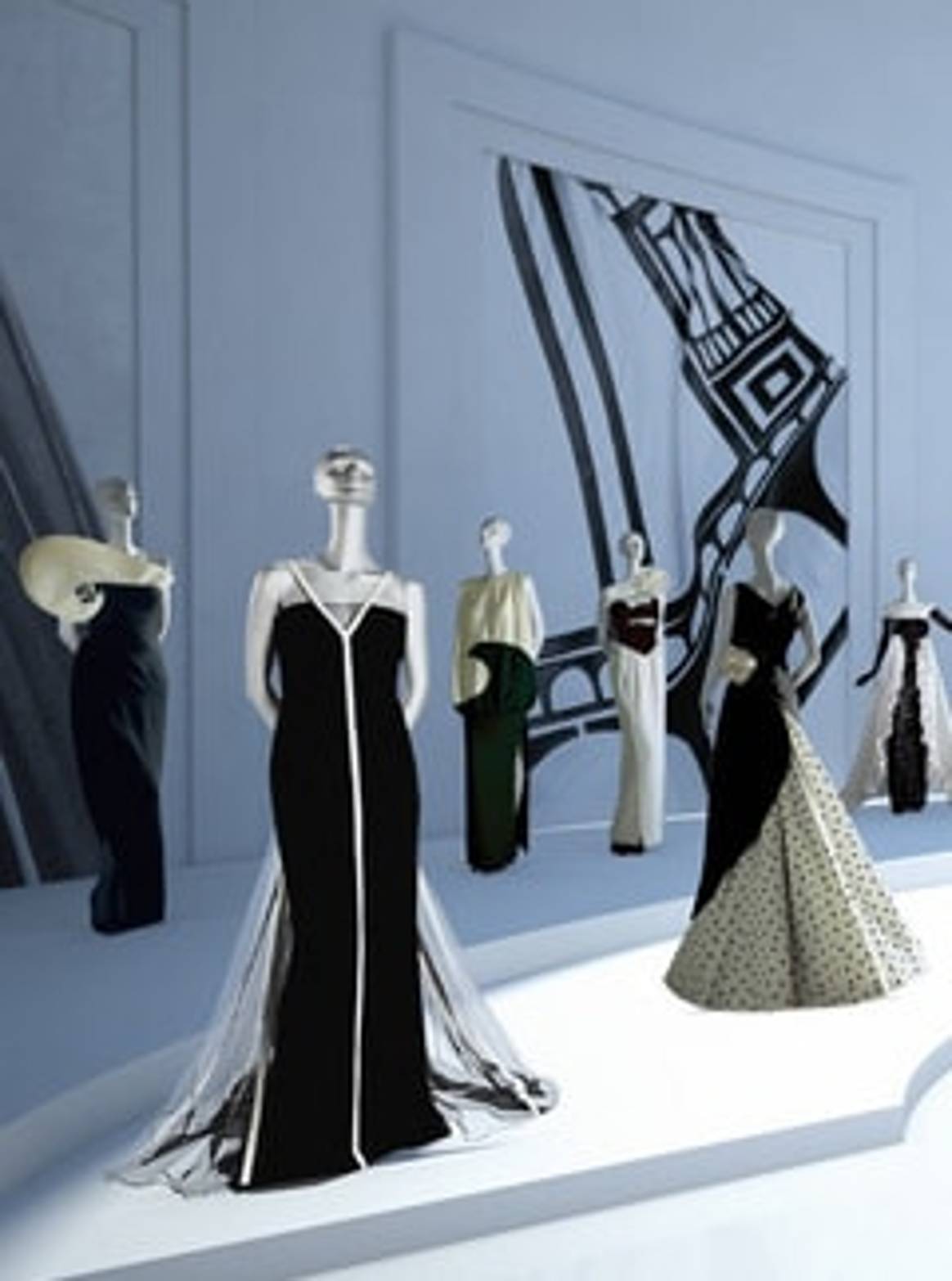 Valentino opens virtual museum