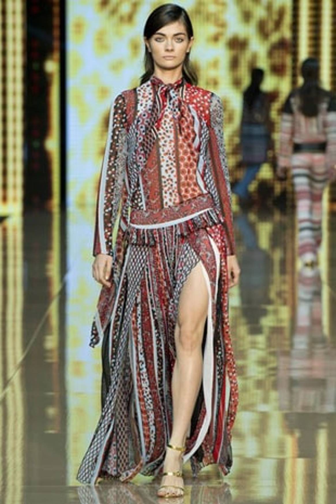 Armani makes waves as MFW 70s vibe continues