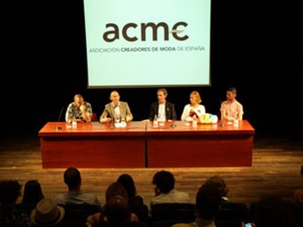 Acme incorpora a diseñadores de complementos