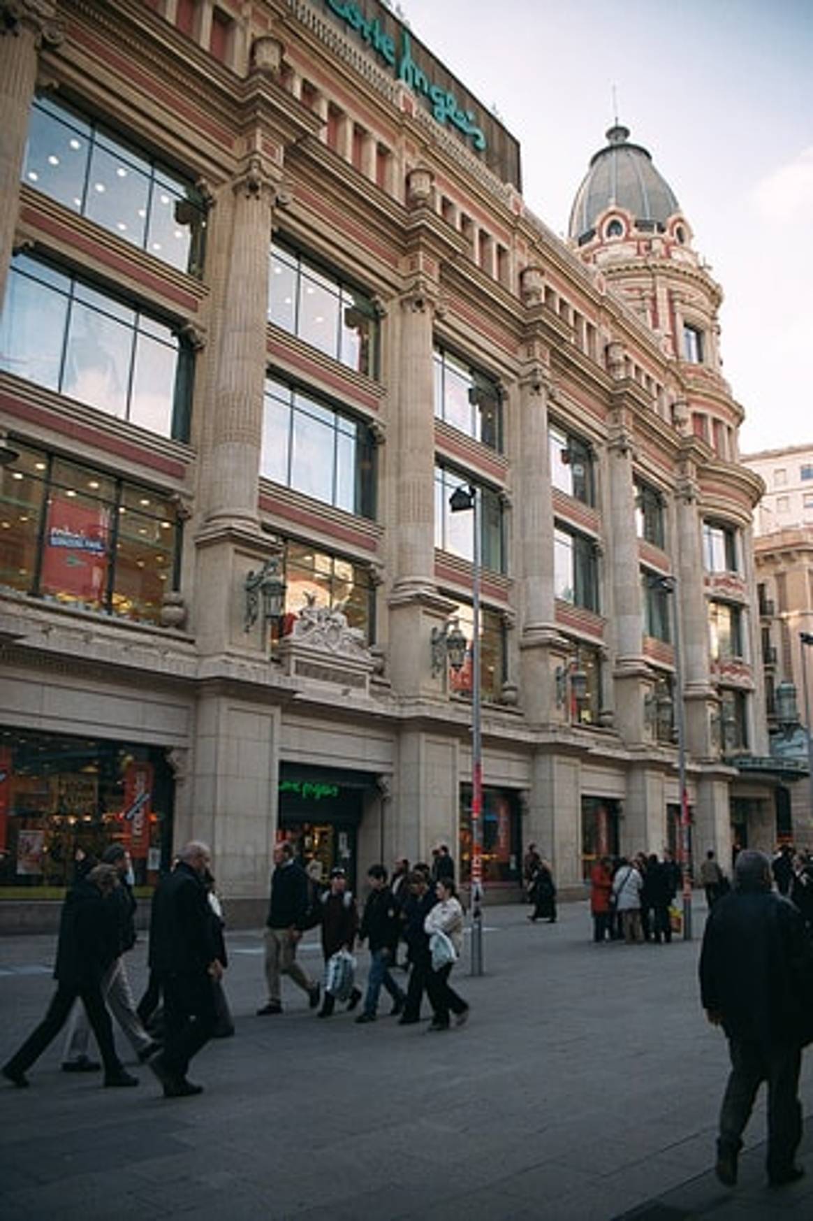 Portal del Angel: la calle comercial más cara de España