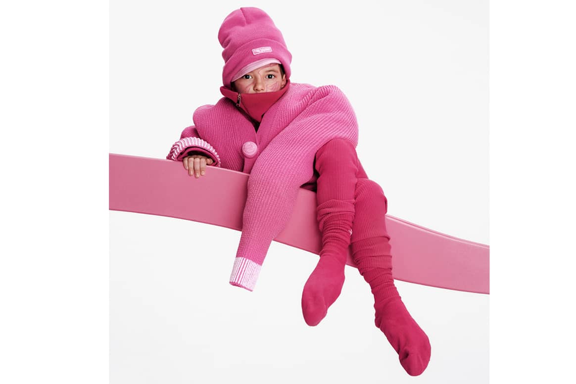 In beeld: Jacquemus duikt in kinderkleding met Pink Holiday Capsule