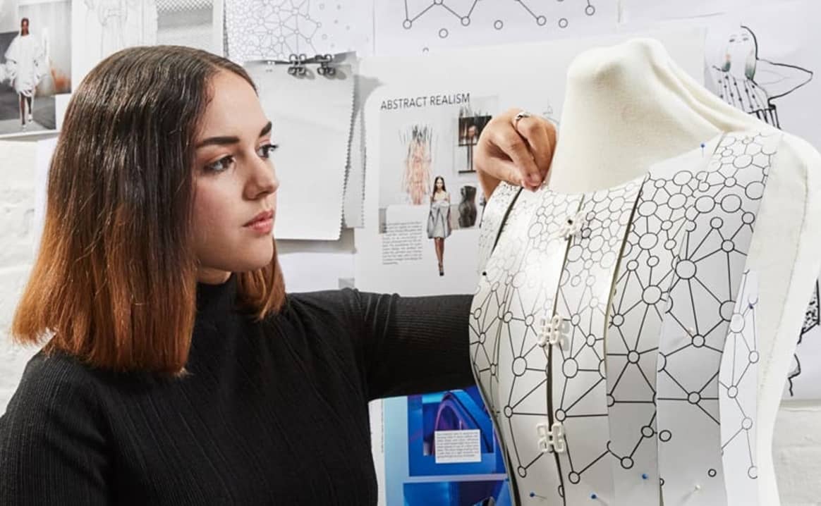 Veelbelovende modestudent Aurélie Fontan ontwerpt voor Samsung