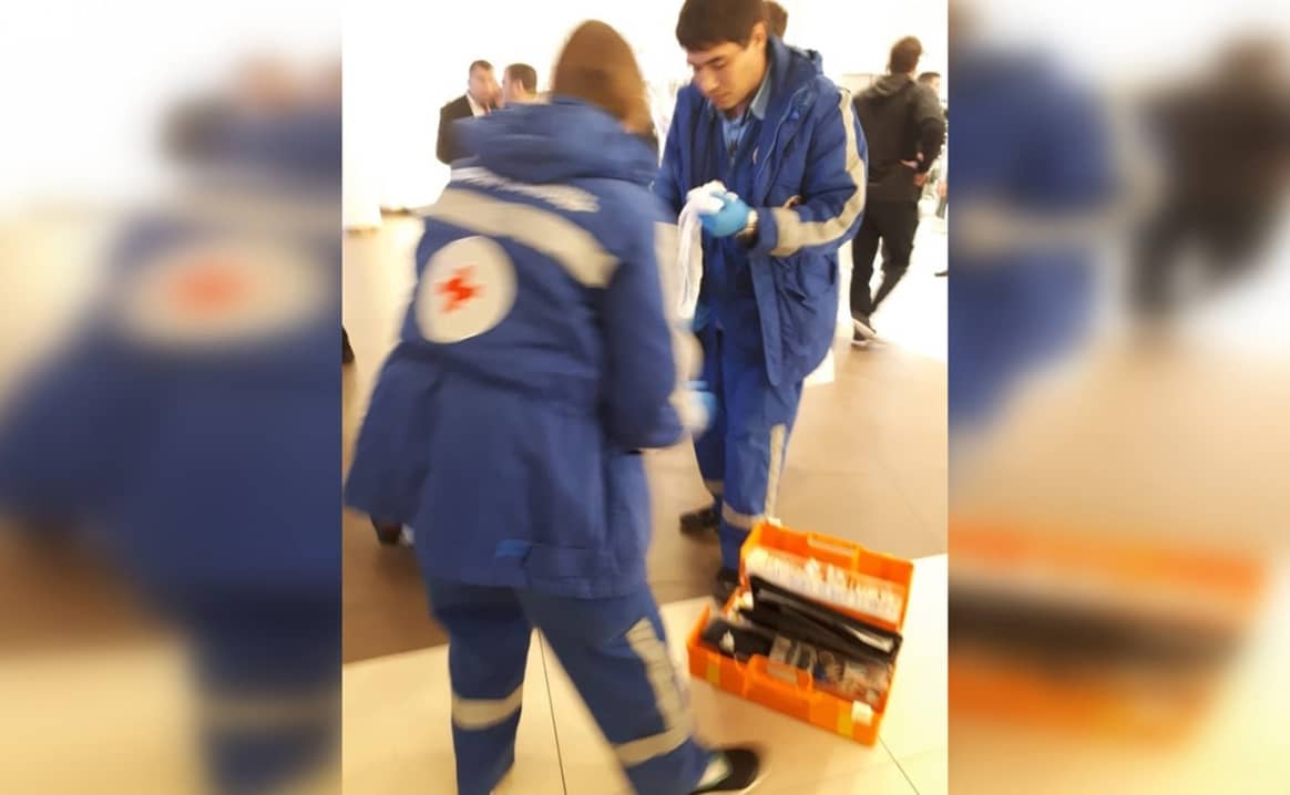 Охранники H&M в ТРЦ "Галерея" избили покупателей - очевидцы