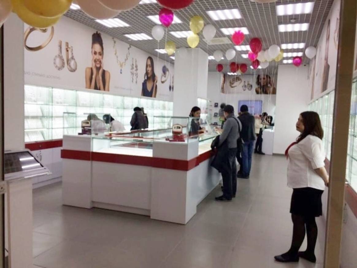 Ювелирные магазины закрываются по всей России