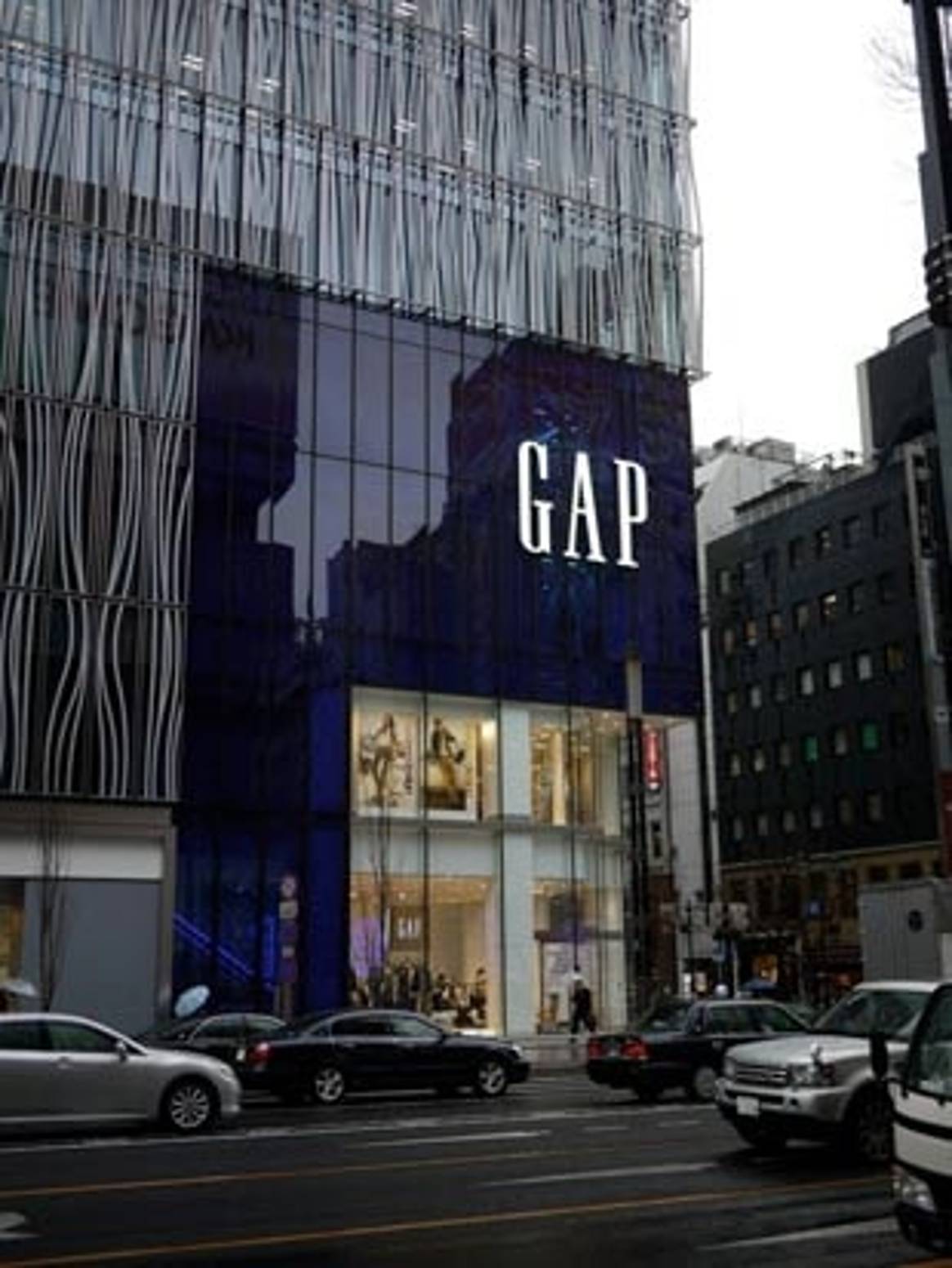 Gap steigert Gewinn und geht nach Indien