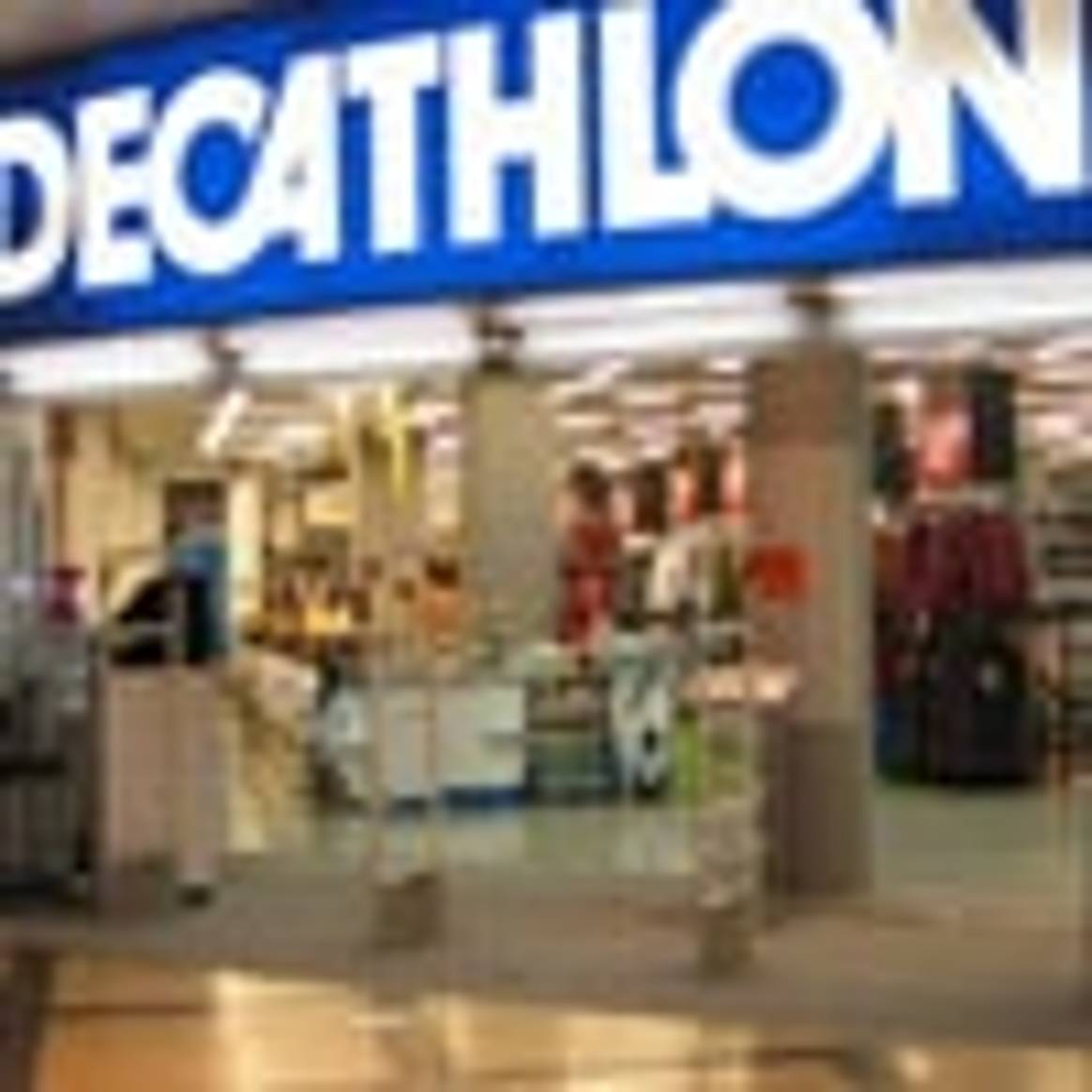 Decathlon abre en Barcelona su mayor almacén europeo