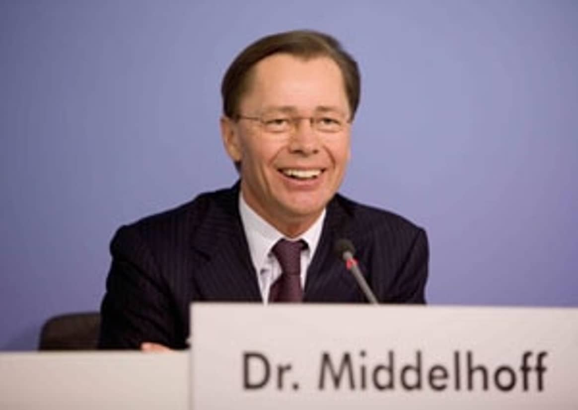 Arcandor: Middelhoff verlängert um ein Jahr