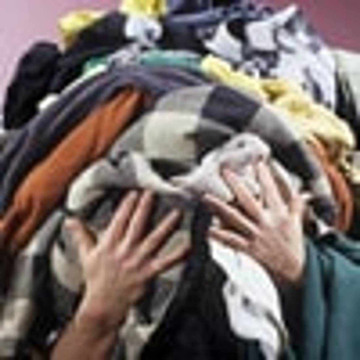 Ophef afvalberg kleding
