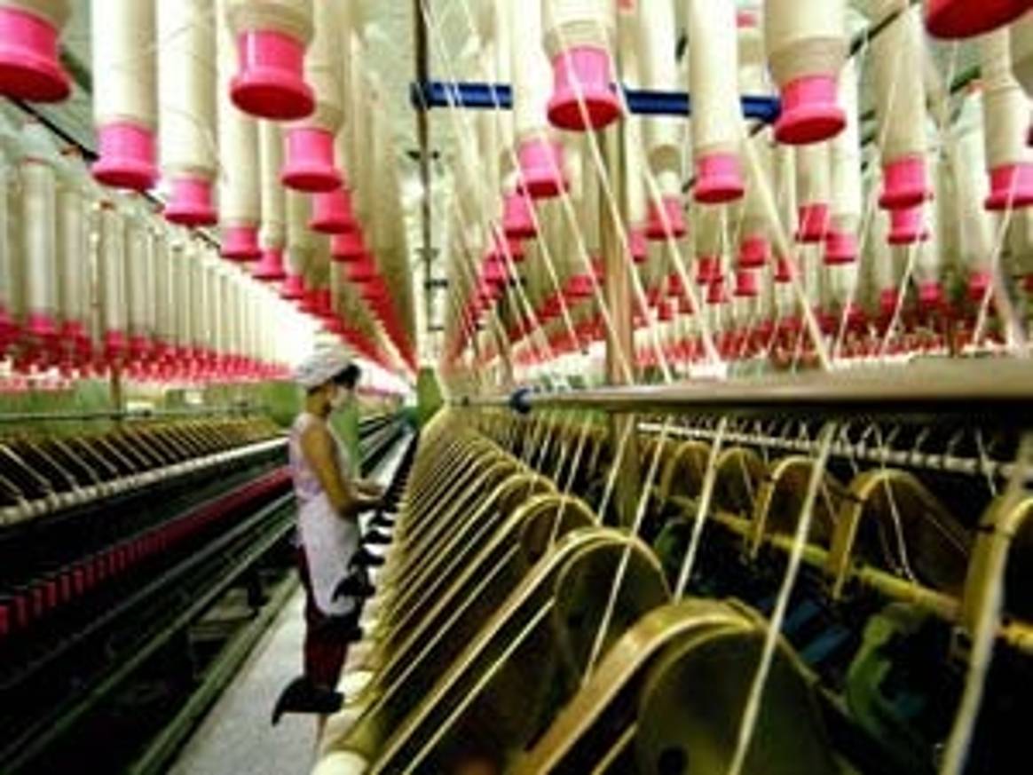 Producción de industria textil cayó un 30,7%