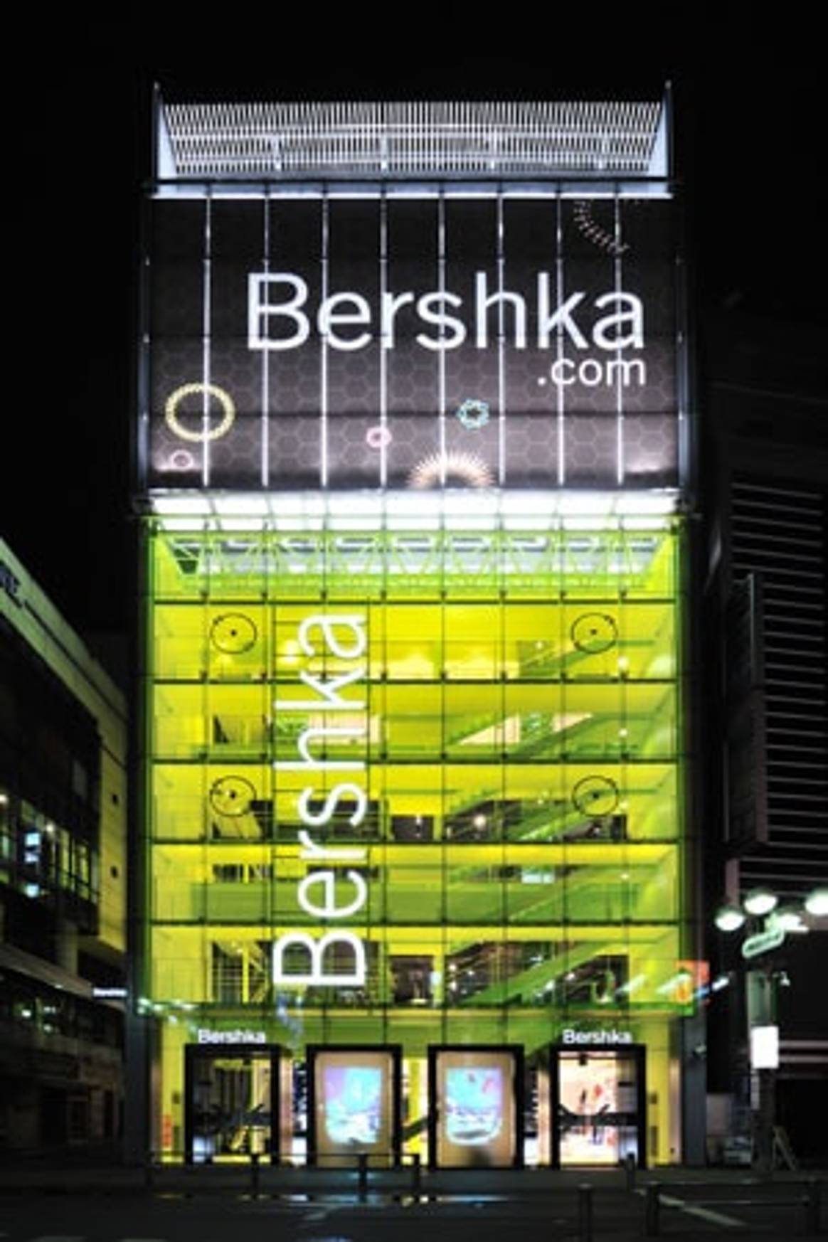 Inditex abre primera tienda Bershka en Japón