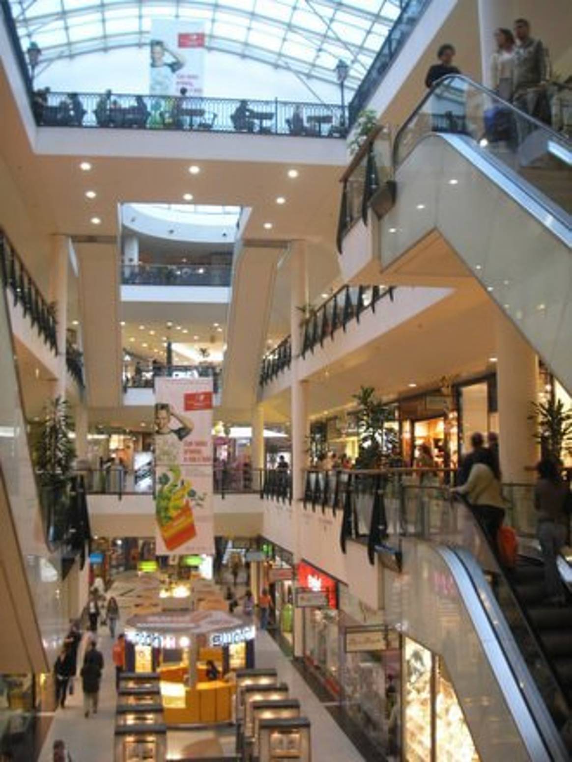 La crisis e Internet afectan apertura de centros comerciales