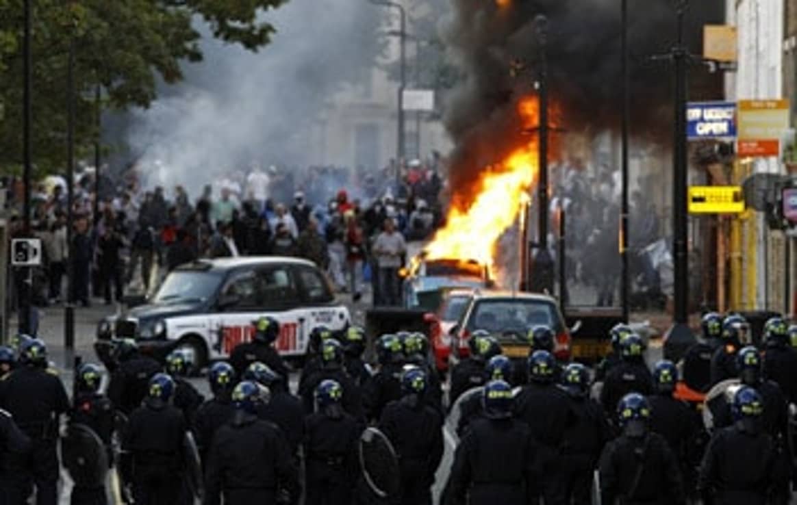 Riots on London's high streets out of control