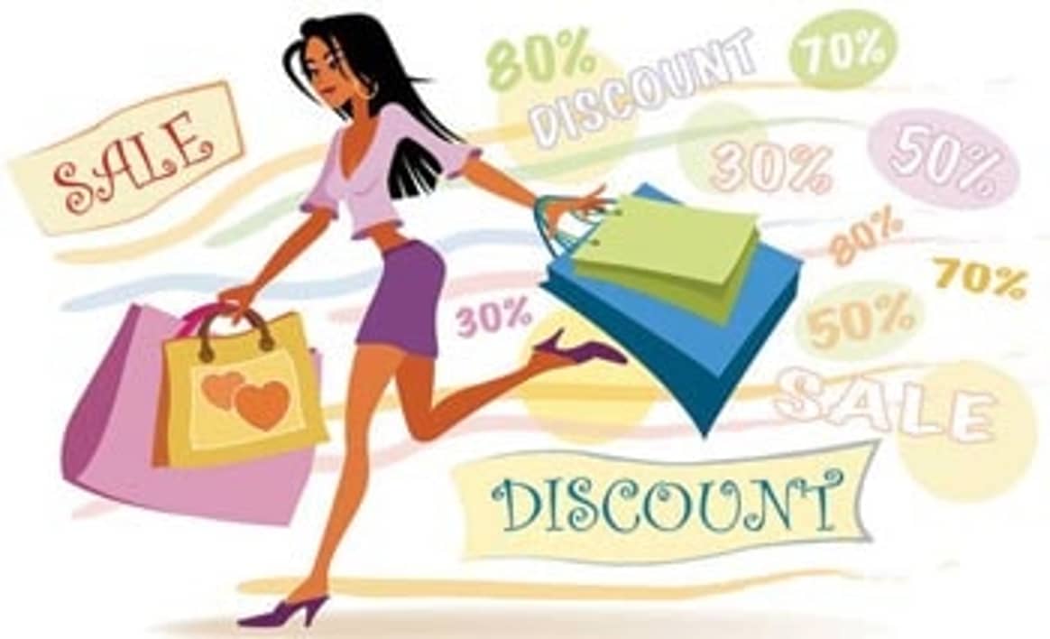 Retailers woo customers with heavy discounts