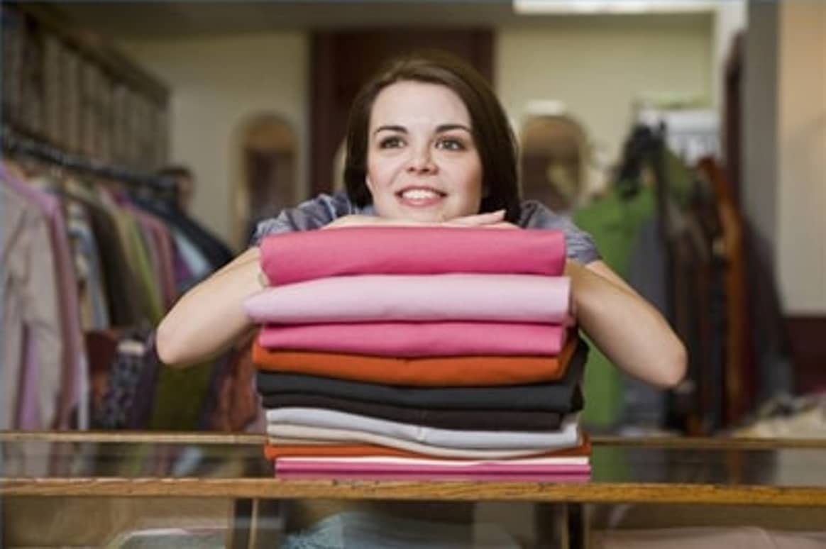 CBS: Economie krimpt 1,1%, maar kledingverkoop stijgt