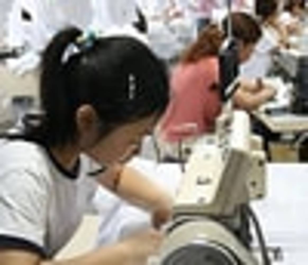China es menos atractiva para fabricantes de moda