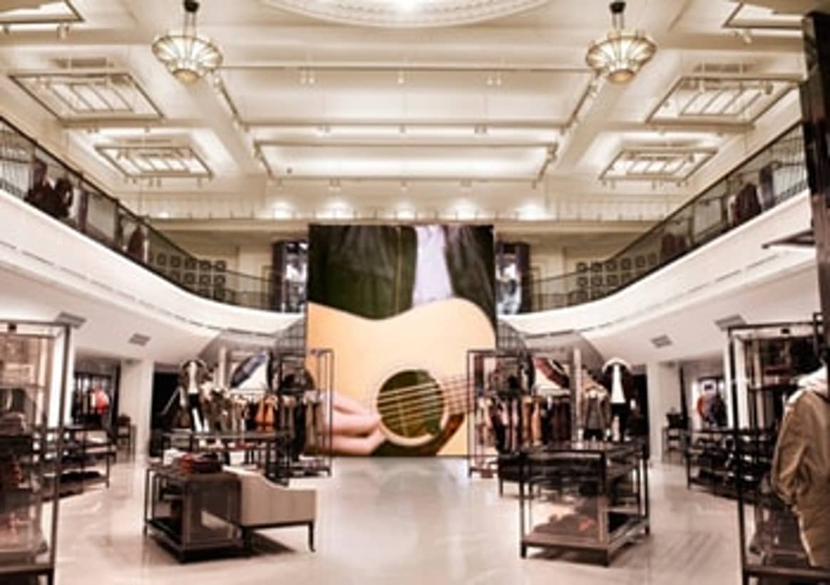 Burberry points to new multichann​el propositio​n