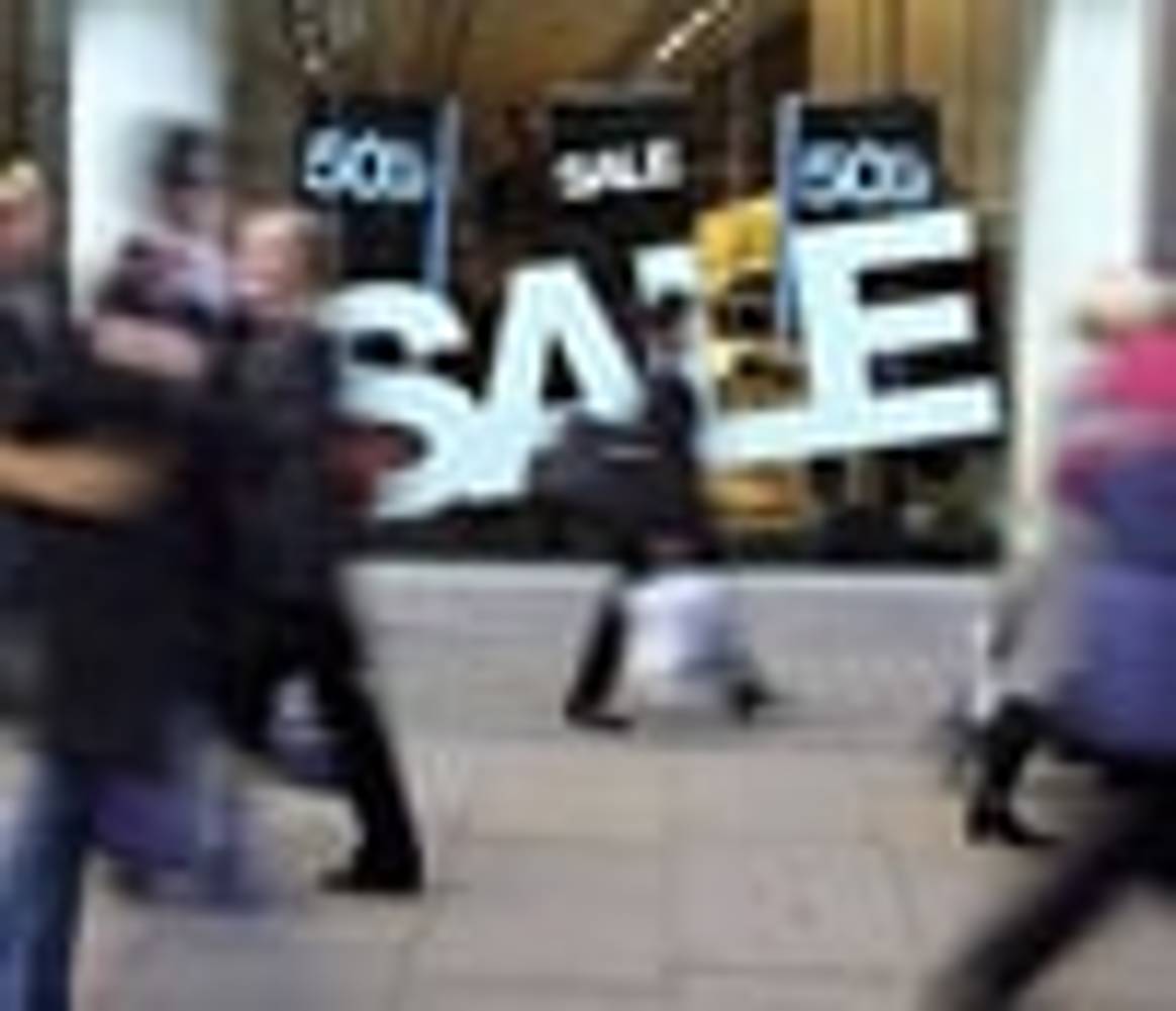 UK retail sales lacklustre in 2012