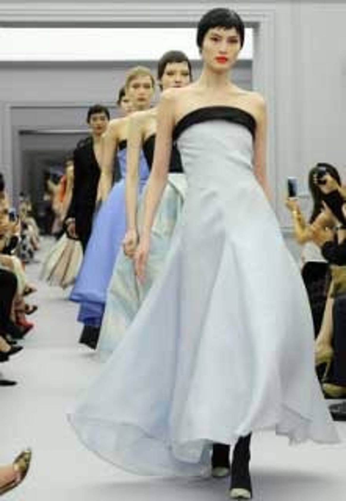 Dior banks on Haute Couture in China